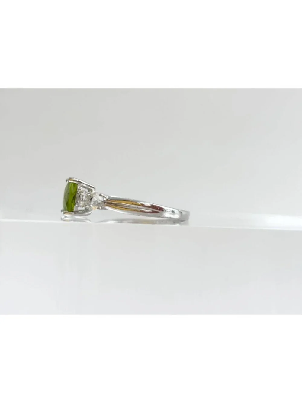 Peridot Cushion Cut Gemstone CZ Lined Sterling Silver 925 Vintage Ring - sz 11